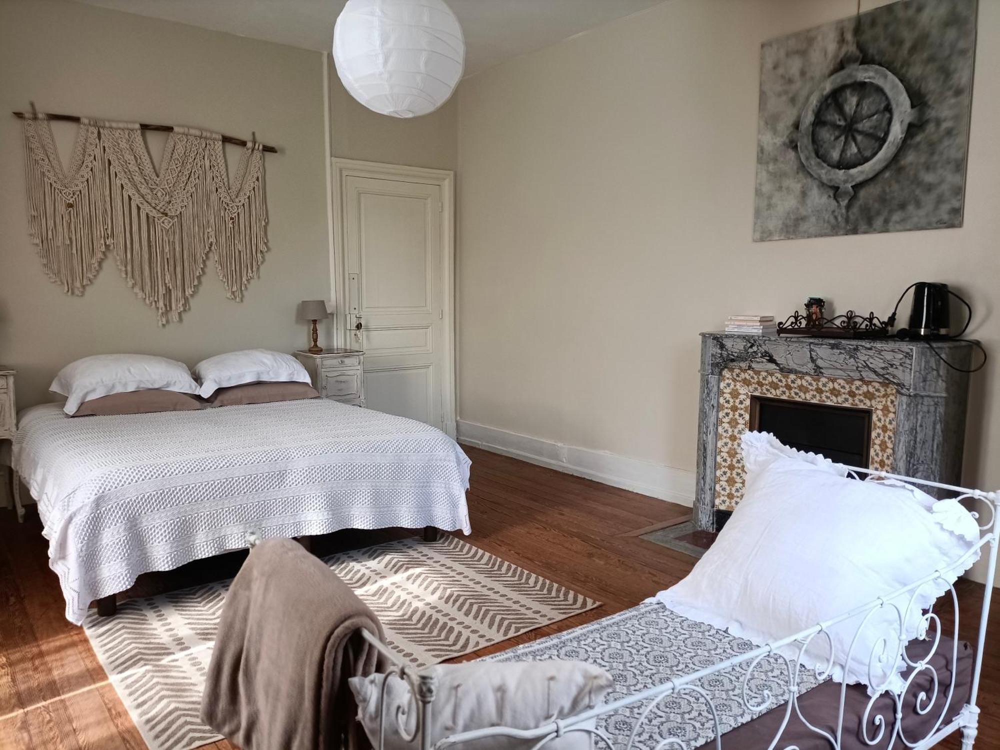 Chateau D'Arfeuilles Chambres Et Tables D'Hotes Kültér fotó